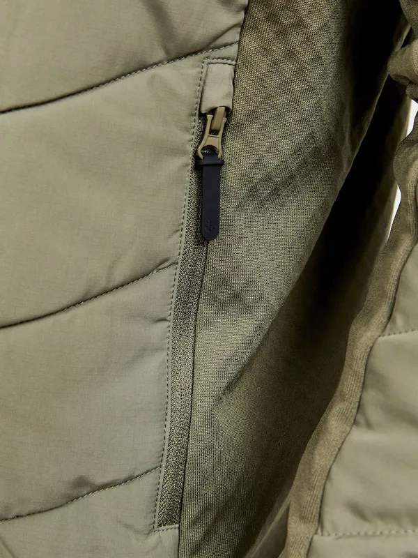1911890-664000_ADV Explore Hybrid Jacket M_Closeup5.jpg
